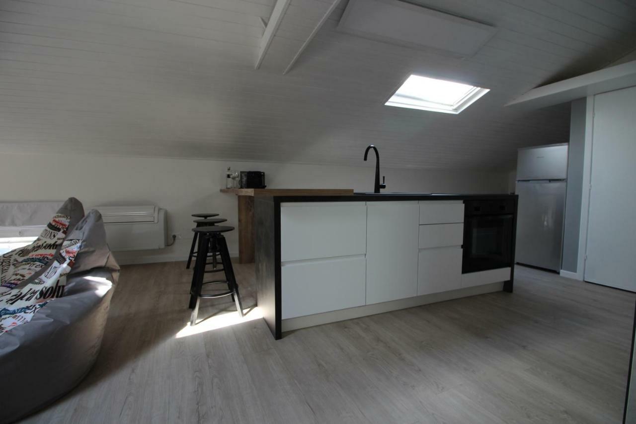 La Mansarda di Juliette Apartment Desenzano del Garda Bagian luar foto