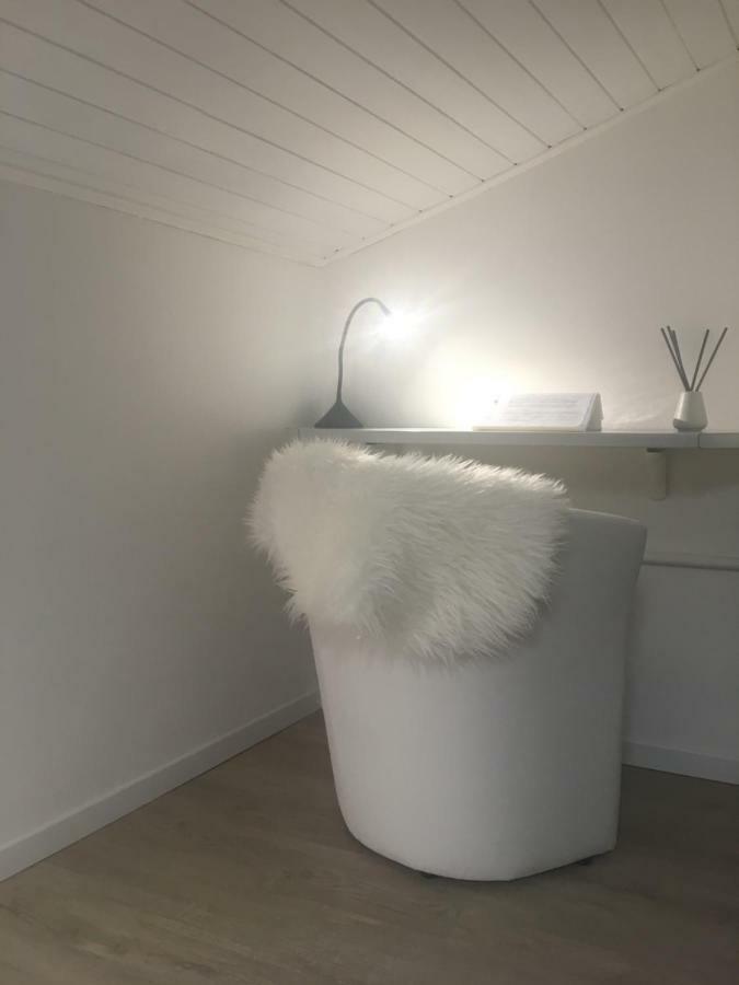 La Mansarda di Juliette Apartment Desenzano del Garda Bagian luar foto